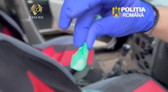 Ploiești. Traficant de droguri prins în flagrant