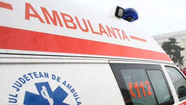 O minoră aflată pe trecerea de pietoni a fost rănită într-un accident rutier produs pe DN1B, în localitatea Valea Călugărească