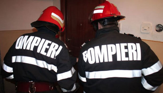 Incendiu la Pleașa! Focul a izbucnit în bucătăria unei garsoniere, de la un aparat de încălzit apa