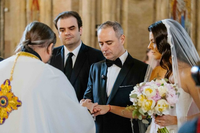 Fostul deputat de Prahova Alexandru Nazare, ministru al Finanțelor, s-a cununat în weekend. Mirii au fost nășiți de un ministru grec