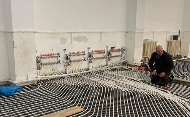 Sală de sport cu încălzire prin pardoseală, pentru elevii din Florești