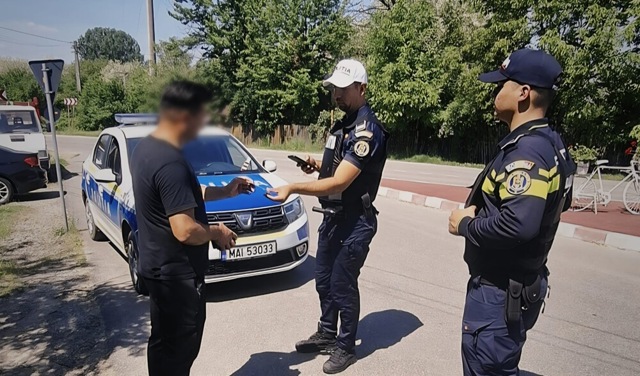Aproape 100 de șoferi trași pe dreapta, luni dimineață, într-o acțiune derulată de polițiști în estul județului Prahova