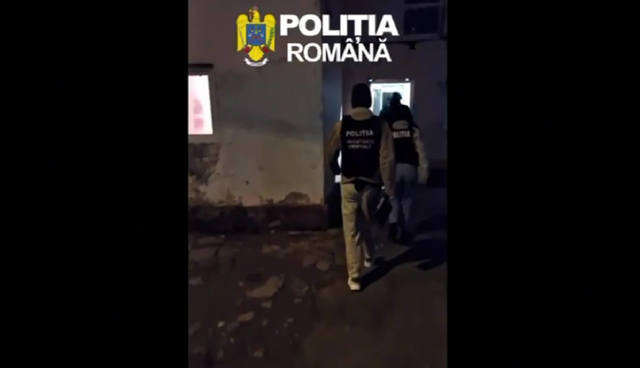 VIDEO 🎦 Furturi repetate din magazine, în centrul Ploieștiului. Suspecții sunt trei adolescenți și un tânăr de 19 ani