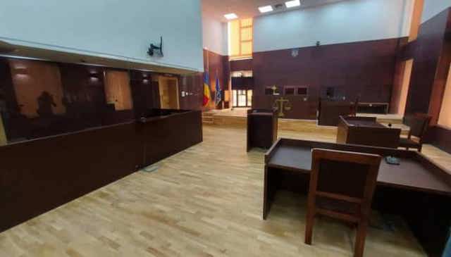Individ condamnat de Judecătoria Ploiești, pentru ultraj. Ar fi amenințat un demnitar prin intermediul unei postări pe Facebook