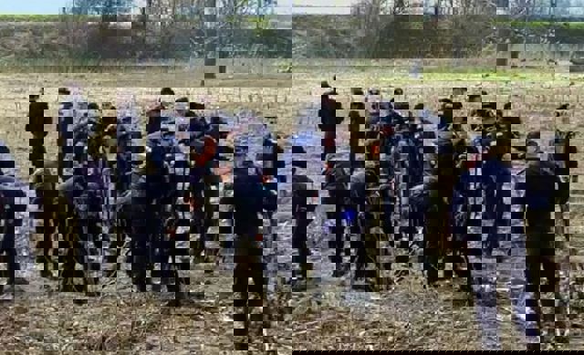 VIDEO 🎦 Ziua Jandarmeriei: 1500 de puieți au fost plantați de jandarmii prahoveni la Bărăitaru