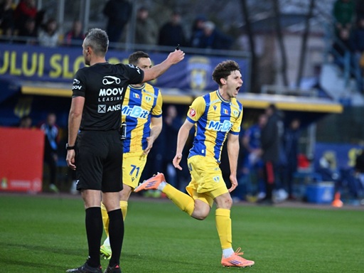 Loc în linia de mijloc. Rareș Pop a prins echipa ideală a etapei a IV-a