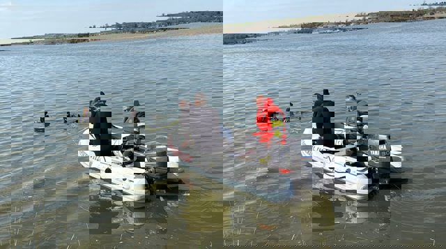 Bărbatul căzut din barcă, ieri, la Boldești-Grădiștea, a fost găsit decedat. Avea doar 47 de ani