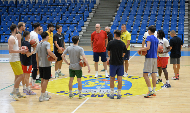 CSM BBA Petrolul a început pregătirile. 13 jucători la start