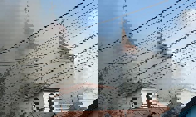 Incendiu la biserica-monument din Puchenii Mari. Ministerul Culturii: „Cauza probabilă este un scurtcircuit electric”