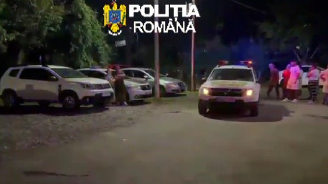 VIDEO 🎦 Hoți de lemne prinși după o urmărire cu căruțele, la Dumbrăvești. Patru bărbați au fost reținuți pentru furt și tăiere ilegală de arbori
