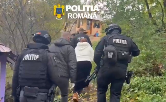 UPDATE. VIDEO 🎦 Femeia căutată pentru tâlhărie și mai multe furturi a fost depistată cu ajutorul cetățenilor. Anunțul IJP Prahova