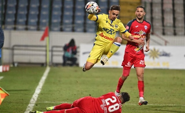 Petrolul rămâne și fără Denis Radu: „3 ani în galben-albastru ajung la final”. Jucătorul pleacă definitiv în Turcia