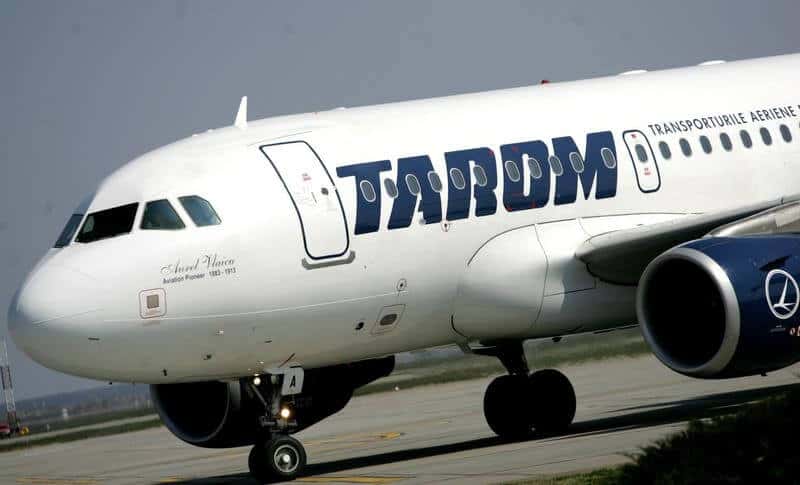 TAROM: Pasagerii cu mobilitate redusă pot solicita gratuit scaun rulant fie în timpul rezervării, fie ulterior, din secţiunea „Rezervarea mea”