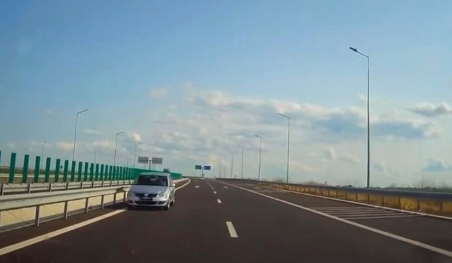 Un șofer de 77 de ani a rămas fără permis pentru 120 de zile după ce a condus pe contrasens pe A7