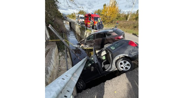 UPDATE. Accident grav la Poiana Câmpina. O persoană a rămas încarcerată
