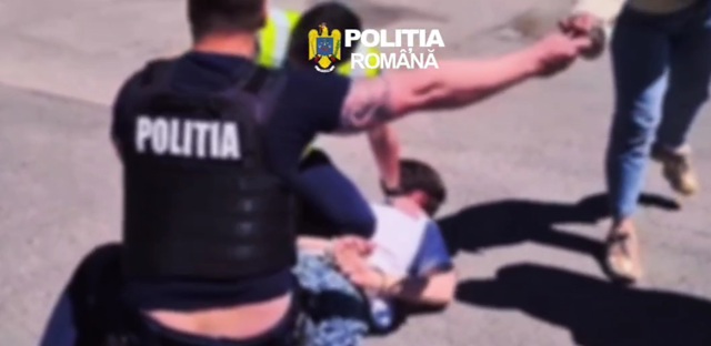 VIDEO 🎦 Hoț din Brașov prins la Sinaia, după o urmărire în timpul căreia a avariat autospecialele de Poliție