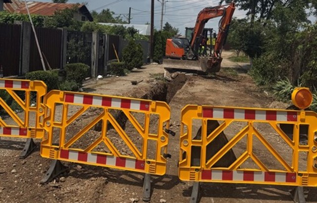 Străzile din Ploiești incluse în programul de extindere a rețelei de apă și canalizare. Mihai Polițeanu: „La final de 2028 starea din 2024 va fi remediată în proporție de 75 - 90%”