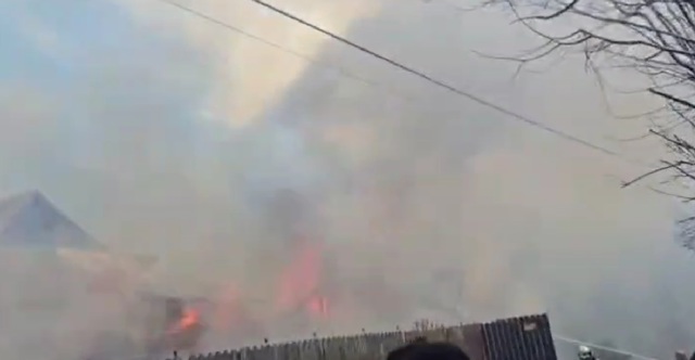 Un cablu defect ar fi provocat dezastrul de marți, de la Brebu. Au ars trei locuințe și mai multe anexe