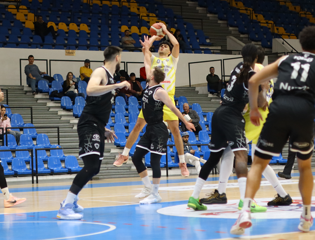 Eșec și în meciul doi. CSM BBA Petrolul-CS Vâlcea 1924 95-104
