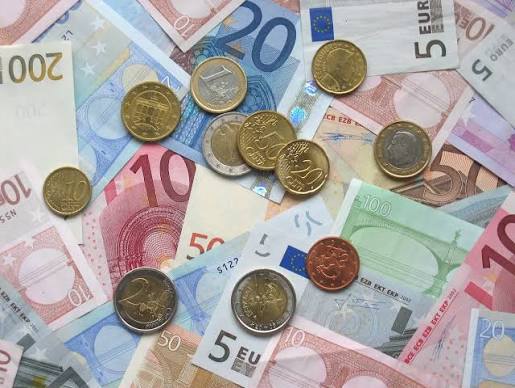 Euro a atins astăzi un nivel istoric în România   