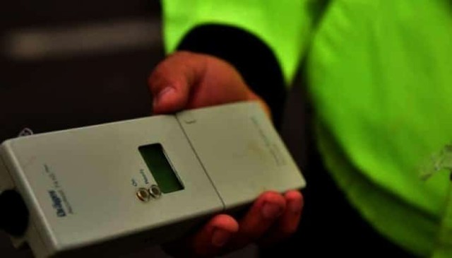 Dosar penal, la Breaza, pentru un șofer depistat beat în trafic. Acesta a fost prins de polițiști în plină zi, pe o stradă din oraș
