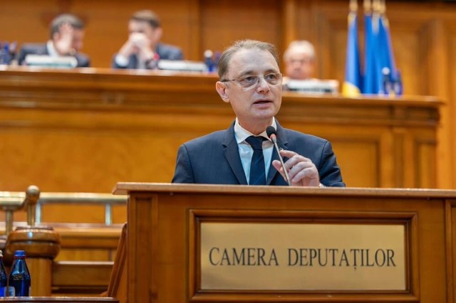Luca Niculescu este noul premier al României. Guvernul propus de acesta a primit votul de învestitură în Parlament. „Ne apucăm de lucru din această seară”