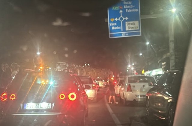 VALEA CĂLUGĂREASCĂ. Accident mortal pe DN1B. Un șofer a intrat cu mașina într-un cap de pod