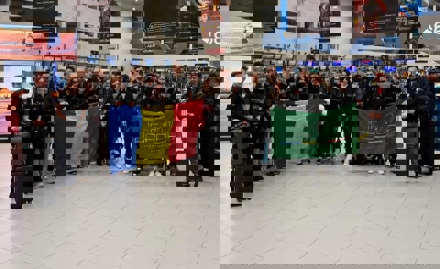 Caragialiștii de la infO(1) Robotics își încep aventura în SUA. Echipa a plecat, duminică, la Campionatul Mondial de Robotică