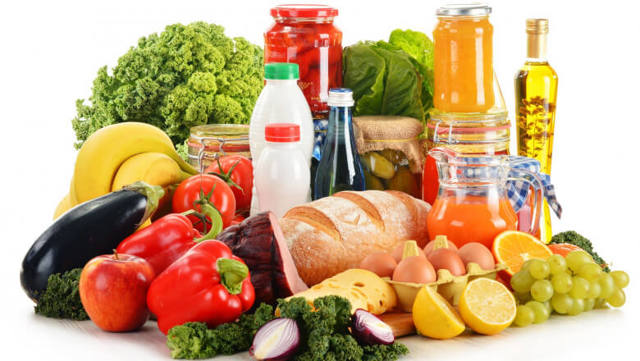 Plafonarea adaosului comercial pentru alimentele de bază, prelungită până la finalul anului. Vezi lista alimentelor vizate