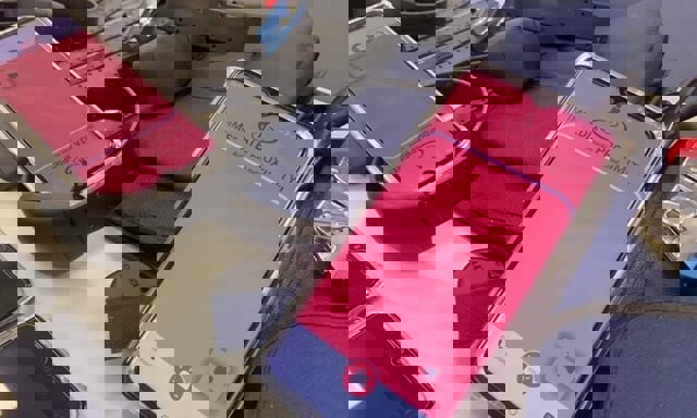 Prahoveancă terorizată de un individ împotriva căruia obținuse ordin de protecție. Bărbatul a ajuns să-și distrugă dispozitivul de monitorizare, ca să ajungă la ea