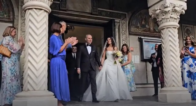 Alexandru Nazare s-a căsătorit cu interpreta de muzică populară Maria Mihali. La petrecere au participat Nicuşor Dan şi partenera sa, Mirabela Grădinaru
