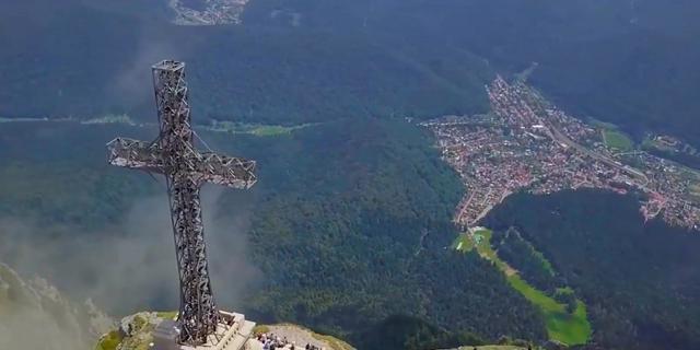 Ziua Crucii. Un eveniment solemn, dedicat memoriei eroilor români din Primul Război Mondial, va avea loc vineri, pe Vf. Caraiman