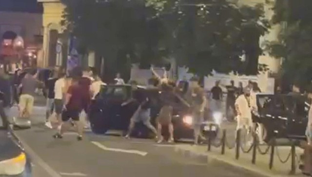 Precizările IPJ Prahova în cazul suporterilor implicați în conflictul petrecut după meciul dintre Petrolul Ploiești și Rapid București
