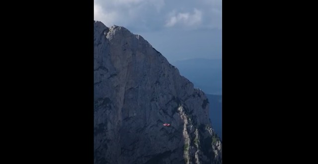 VIDEO 🎦 Intervenție dificilă a Salvamont, sâmbătă, în Bucegi. Doi alpiniști sunt blocați pe Valea Albă 