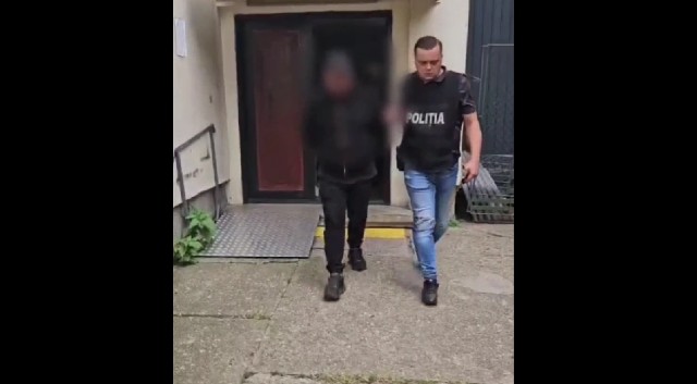 UPDATE. VIDEO 🎦 Doi ilfoveni au fost prinși în flagrant, ieri-noapte, dând o spargere în Ploiești. Un vecin a fost cel care a alertat Poliția, când a observat activitate suspectă într-un imobil din apropierea casei sale